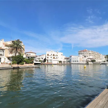 Poblat Tipic Piso Un Y Terraza * Empuriabrava